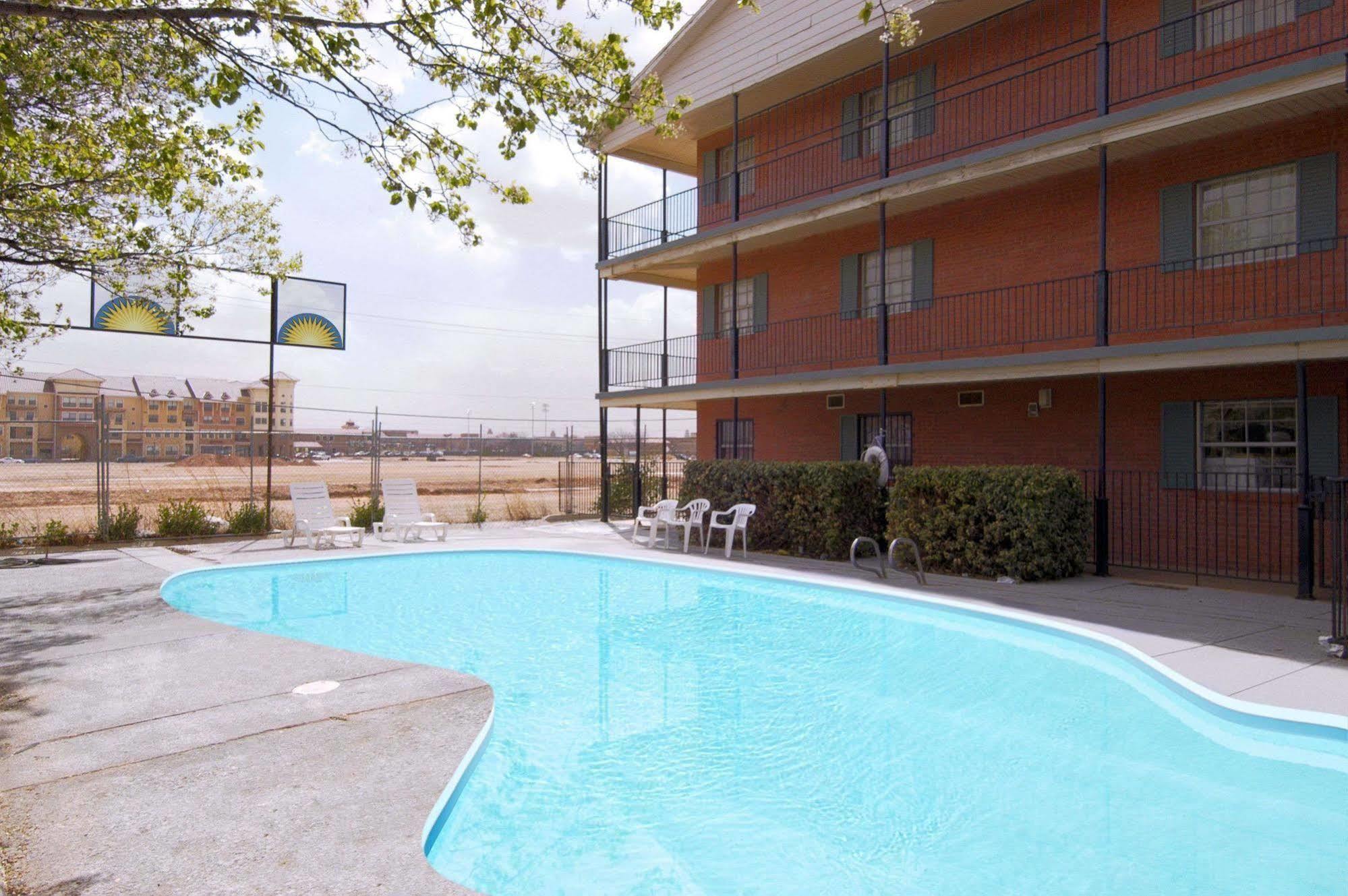 Days Inn Lubbock Texas Tech University Екстер'єр фото